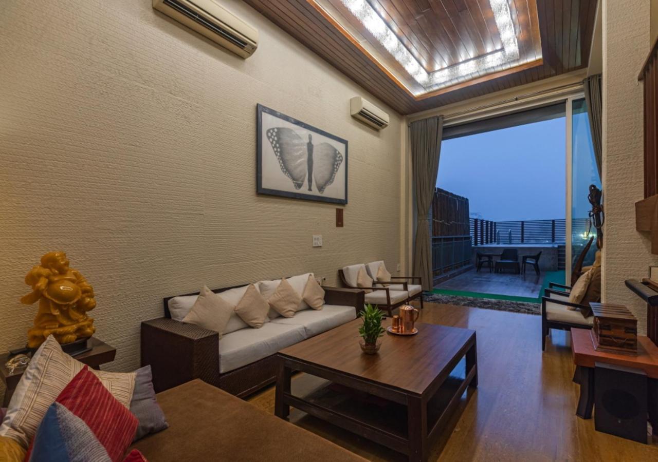 Saffronstays Urja, Lonavala - Private Villa With 2 Pools, Spa Room, Private Elevator & Waterfall Zewnętrze zdjęcie