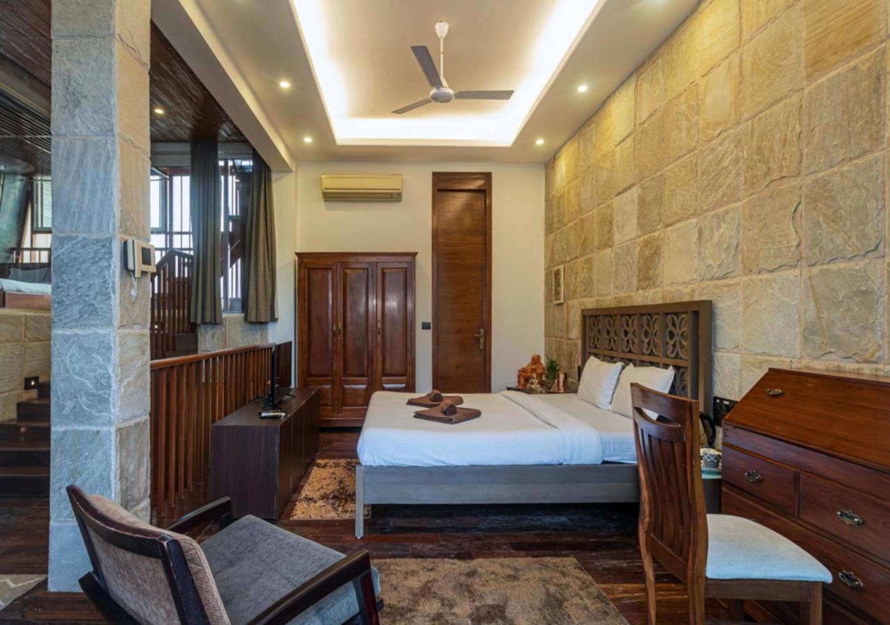 Saffronstays Urja, Lonavala - Private Villa With 2 Pools, Spa Room, Private Elevator & Waterfall Zewnętrze zdjęcie
