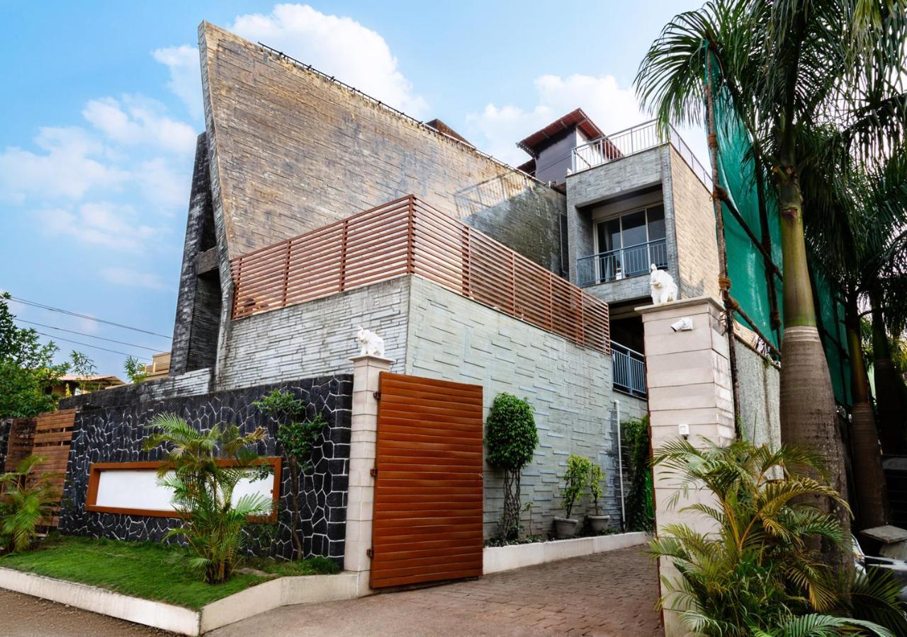 Saffronstays Urja, Lonavala - Private Villa With 2 Pools, Spa Room, Private Elevator & Waterfall Zewnętrze zdjęcie
