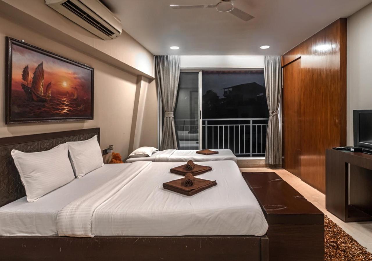 Saffronstays Urja, Lonavala - Private Villa With 2 Pools, Spa Room, Private Elevator & Waterfall Zewnętrze zdjęcie