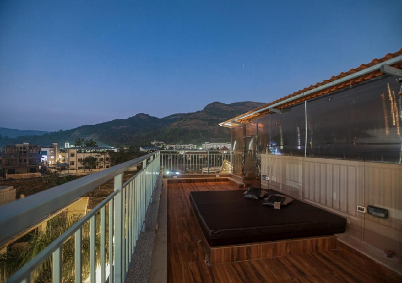 Saffronstays Urja, Lonavala - Private Villa With 2 Pools, Spa Room, Private Elevator & Waterfall Zewnętrze zdjęcie
